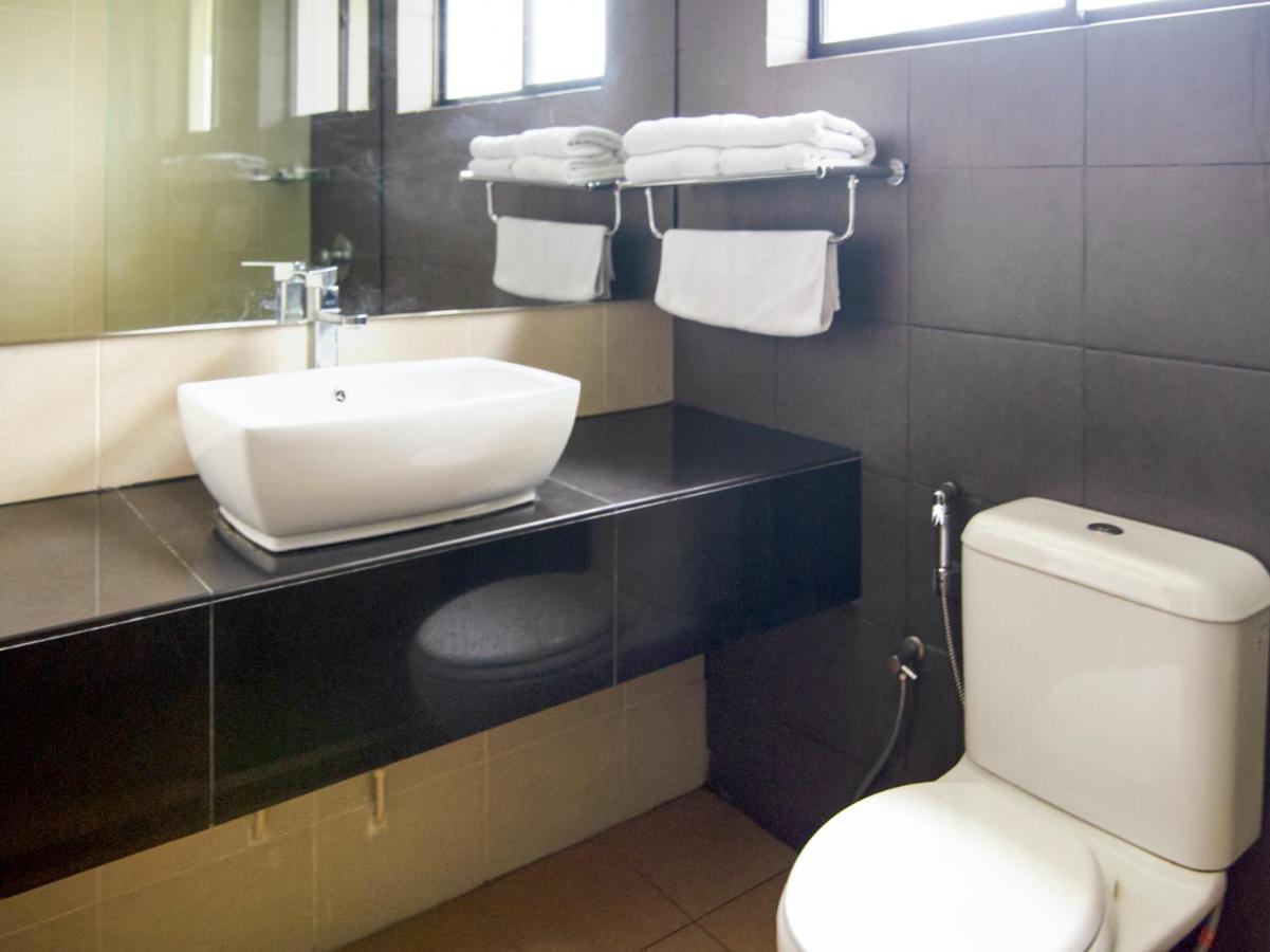 Oyo 89693 Perkasa Hotel Keningau Near Hospital Keningau Экстерьер фото